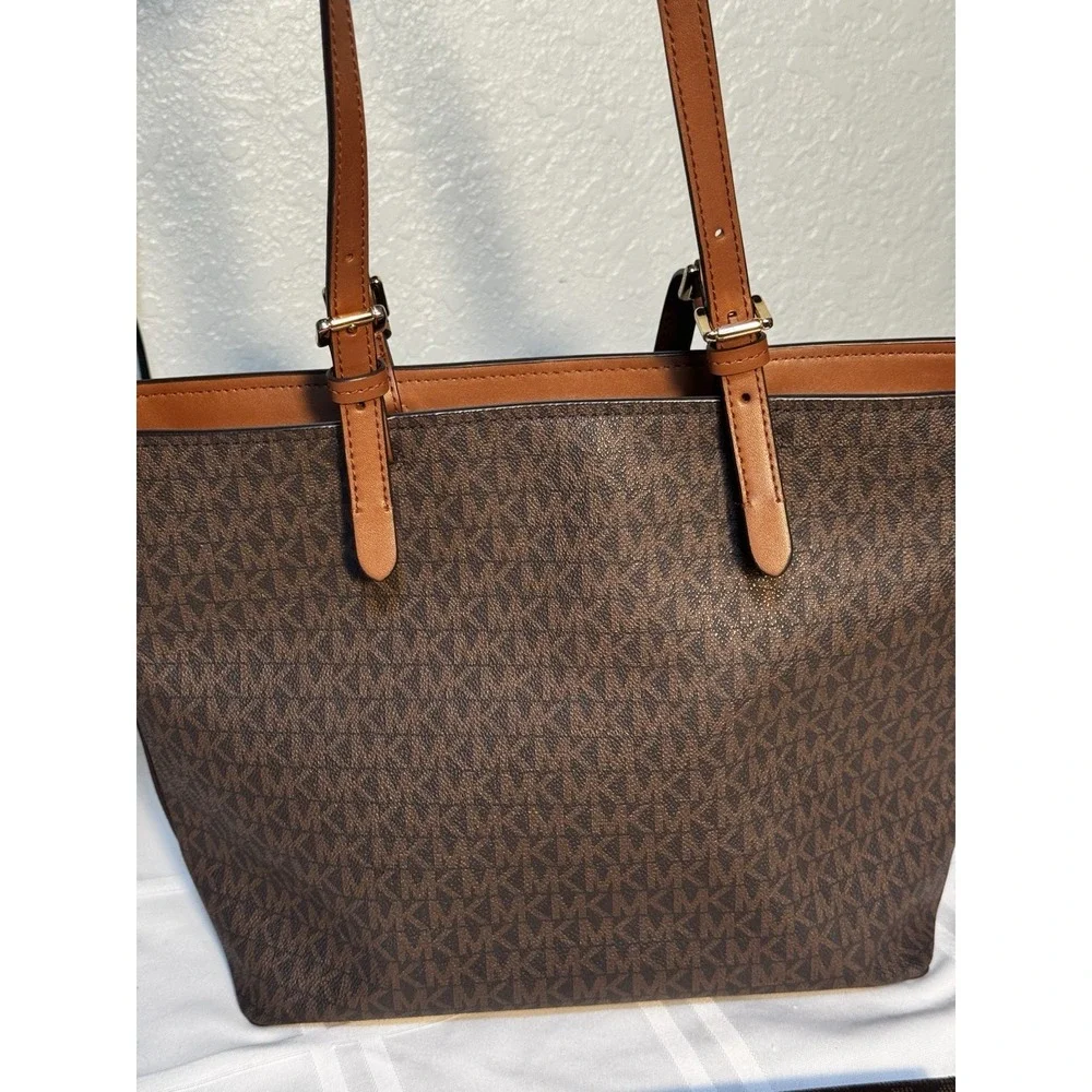 Michael Kors Medium Brown Leather Tote Bag with Zip With A Wallet Pre-Owned